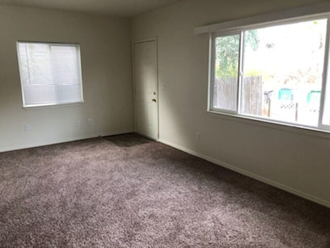 13679-13681 Hill Blvd in Shasta Lake, CA - Building Photo - Building Photo