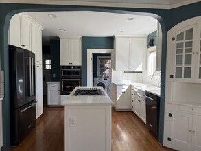 1036 NE Cowls St in McMinnville, OR - Building Photo - Building Photo