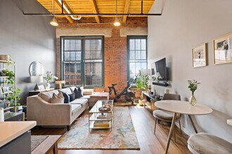 50 Melcher St, Unit 505 in Boston, MA - Building Photo - Building Photo