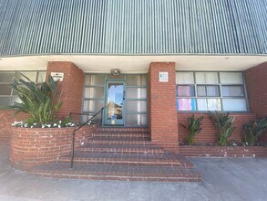 245 in Long Beach, CA - Building Photo - Interior Photo