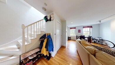 408 Sumner St, Unit 2R in Boston, MA - Building Photo - Building Photo