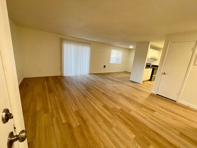 9021 E Liberty Ave in Millwood, WA - Building Photo - Building Photo