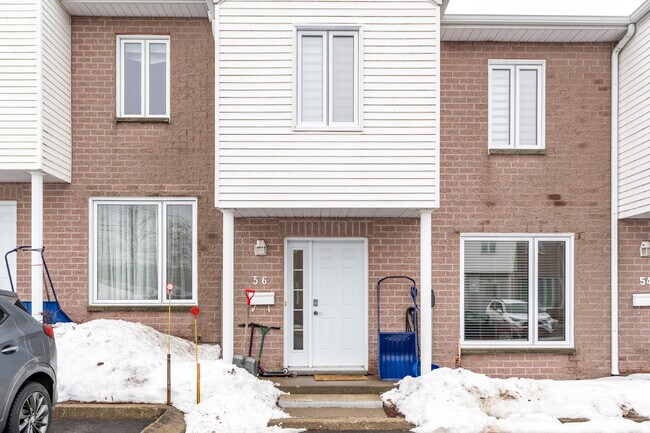54 Du Serrurier St in Lévis, QC - Building Photo - Building Photo