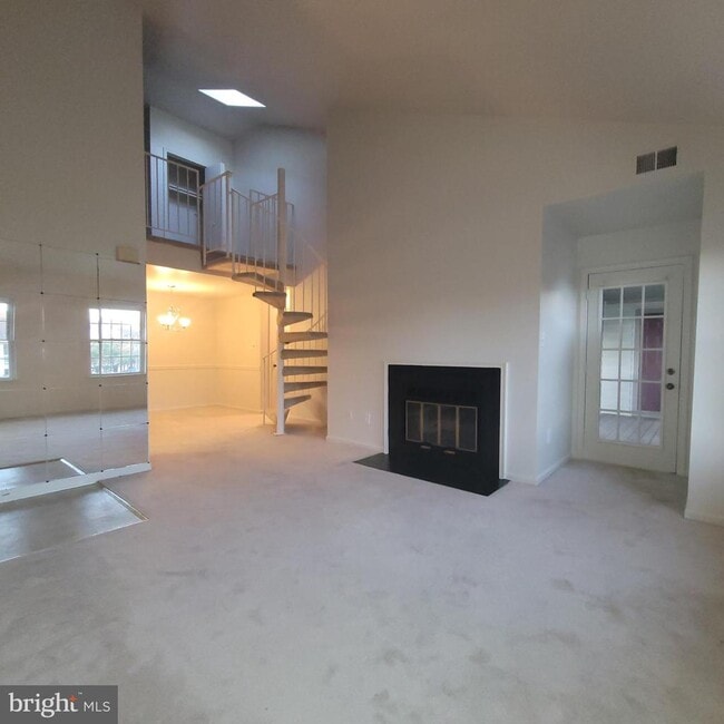 6903 Sandra Marie Cir in Alexandria, VA - Building Photo - Building Photo