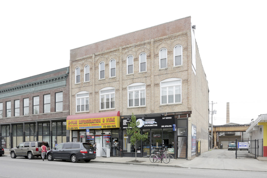 2046-2048 N Milwaukee Ave in Chicago, IL - Building Photo