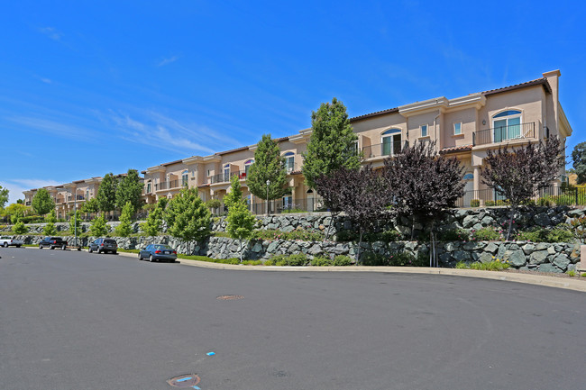 Sunset Rocklin Townhomes in Rocklin, CA - Building Photo - Building Photo