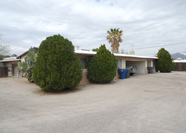 3725-3731 E Hampton St in Tucson, AZ - Foto de edificio - Building Photo