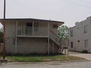 1449 W Elizabeth St in Brownsville, TX - Foto de edificio - Building Photo