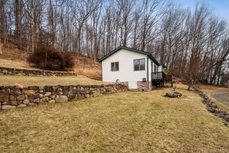 689 S Mountain Rd in New City, NY - Building Photo - Building Photo