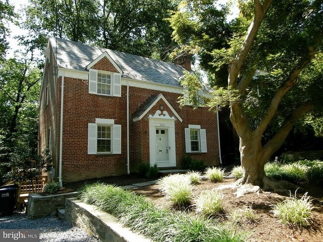 property at 6625 31st St NW