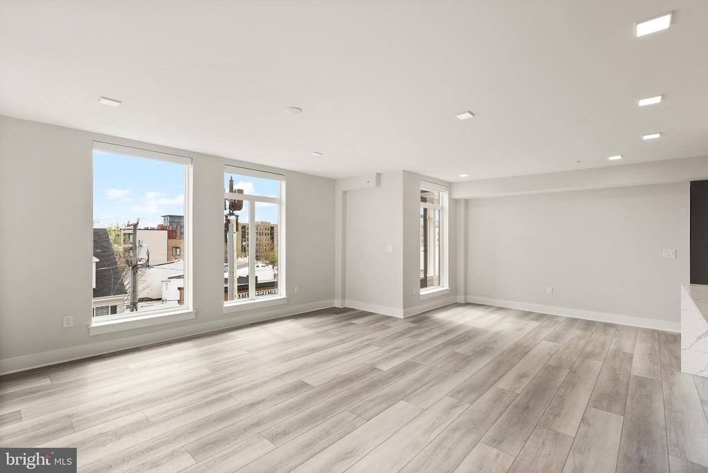 701 N Henry St in Alexandria, VA - Building Photo