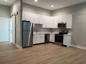 1101 W Granville Ave in Chicago, IL - Building Photo - Building Photo