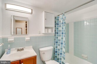 2710 Macomb St NW in Washington, DC - Building Photo - Building Photo