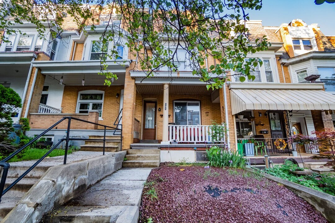 131 S 12th St in Allentown, PA - Building Photo