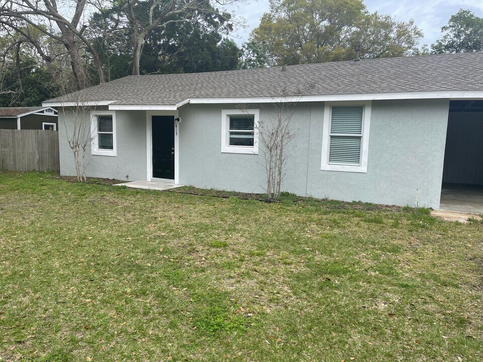 415 E Atwater Ave in Eustis, FL - Building Photo