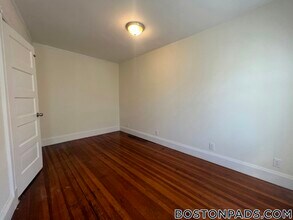 78 Brooks St, Unit 3 in Boston, MA - Building Photo - Building Photo