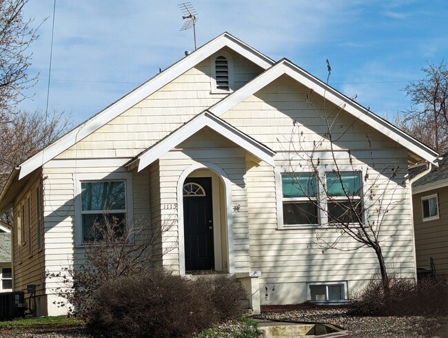 property at 1115 8th St