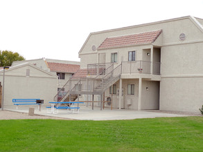 Sun River Apartments in Bullhead City, AZ - Building Photo - Building Photo