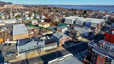 292 Main St, Unit 121 in Nyack, NY - Foto de edificio - Building Photo