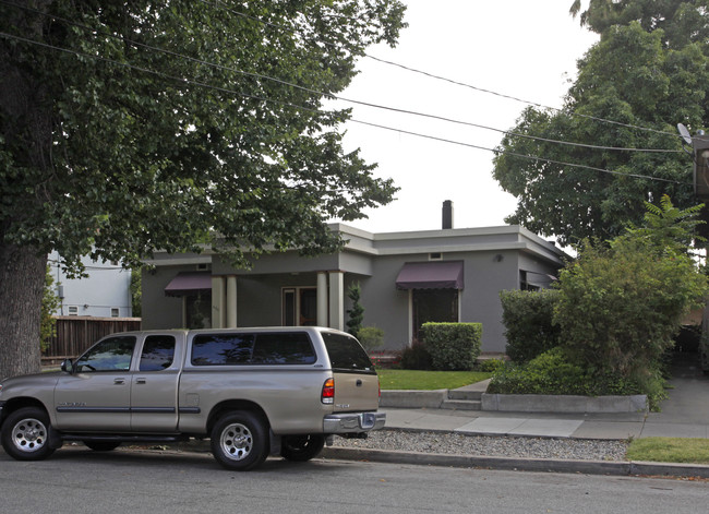 630 S 8th St in San Jose, CA - Foto de edificio - Building Photo