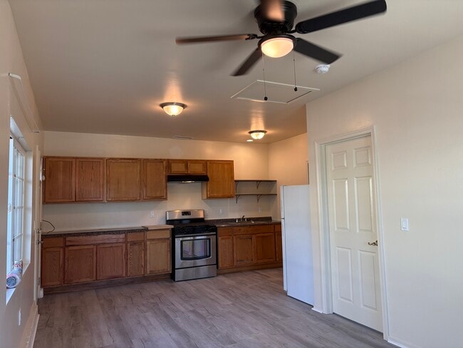 2020 Tanglewood Dr, Unit 2020 tanglewood unit b, Unit 2020 tanglewood unit b