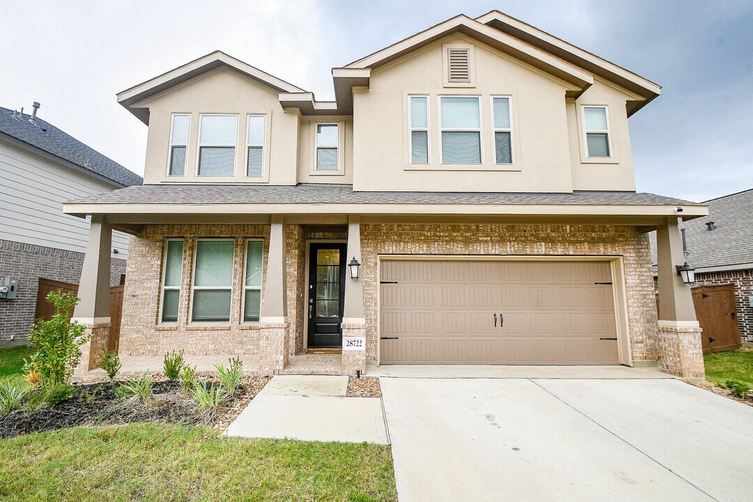 28722 Mount Bonnell Dr in New Caney, TX - Building Photo