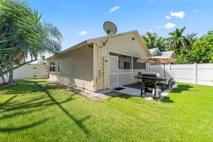 8745 Sol Terrace in West Palm Beach, FL - Building Photo