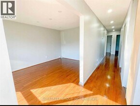 882 Southdown Dr in Oshawa, ON - Building Photo - Building Photo
