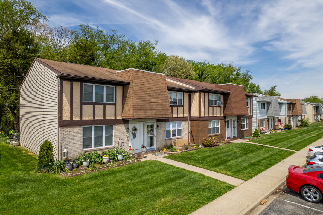 1964 E Oak Rd in Vineland, NJ - Building Photo