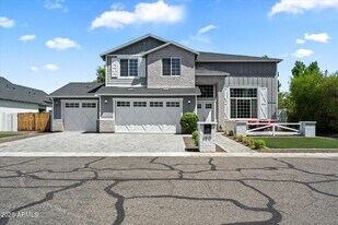 3810 E Devonshire Ave in Phoenix, AZ - Building Photo