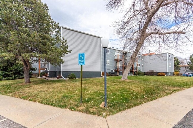 16359 W 10th Ave, Unit O in Golden, CO - Foto de edificio - Building Photo