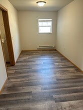 Dancing Oaks Apartments in Menomonie, WI - Foto de edificio - Building Photo