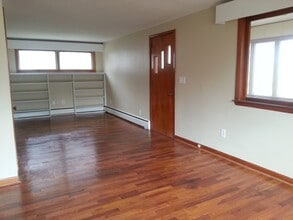 117 Lakeside Dr in Grass Lake, MI - Building Photo - Building Photo