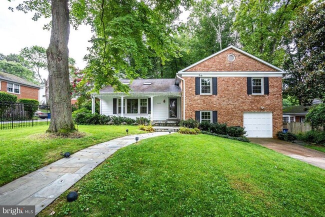 property at 5904 Lenox Rd