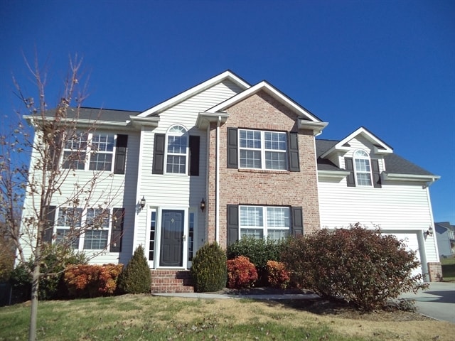 4643 Aylesbury Dr