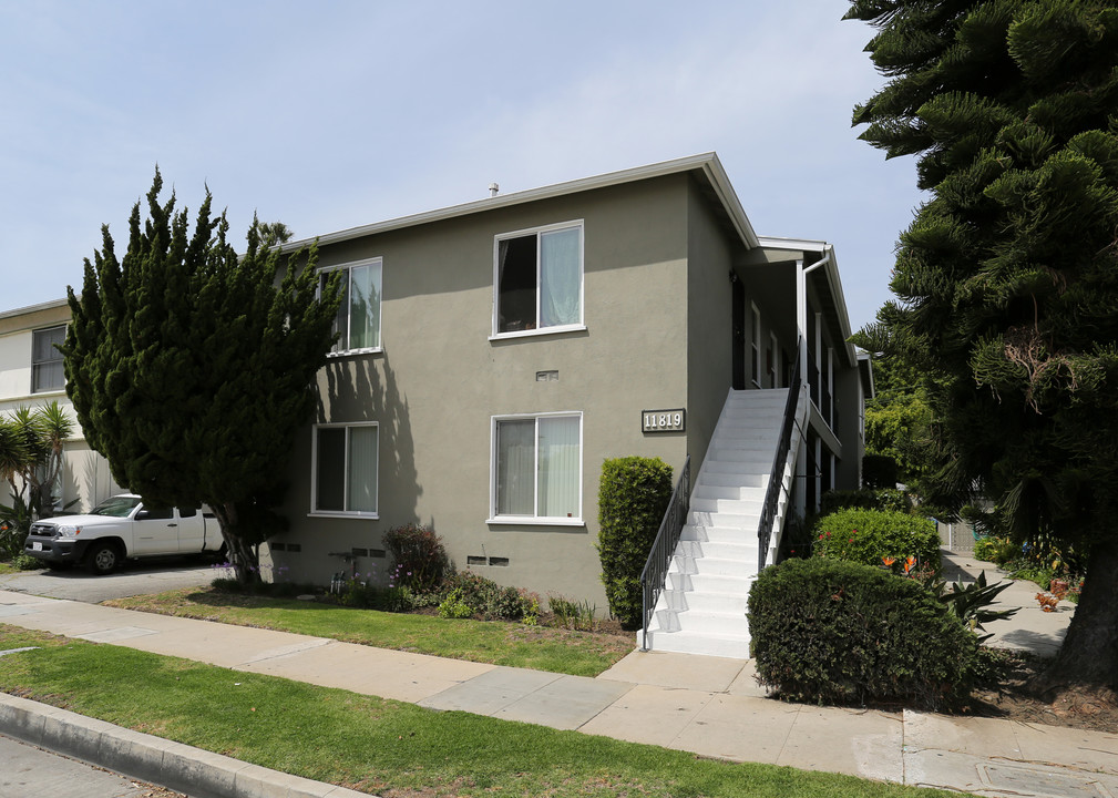 11819 W Washington Blvd in Los Angeles, CA - Foto de edificio