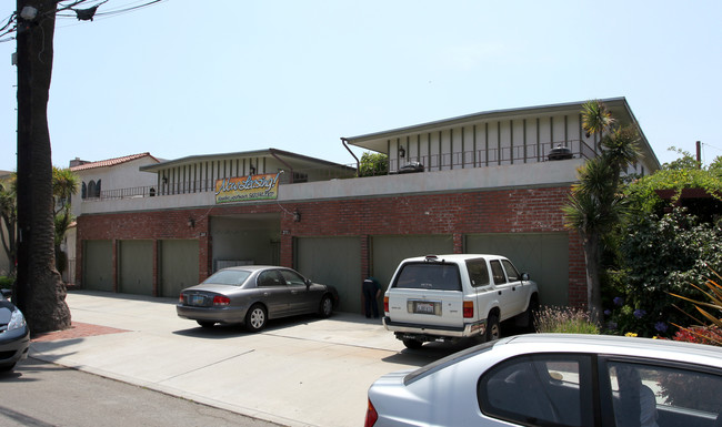 269-271 Kennebec Ave in Long Beach, CA - Foto de edificio - Building Photo