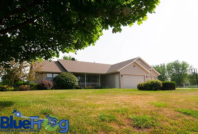 2002 Minnie Ln in Green Bay, WI - Building Photo - Building Photo