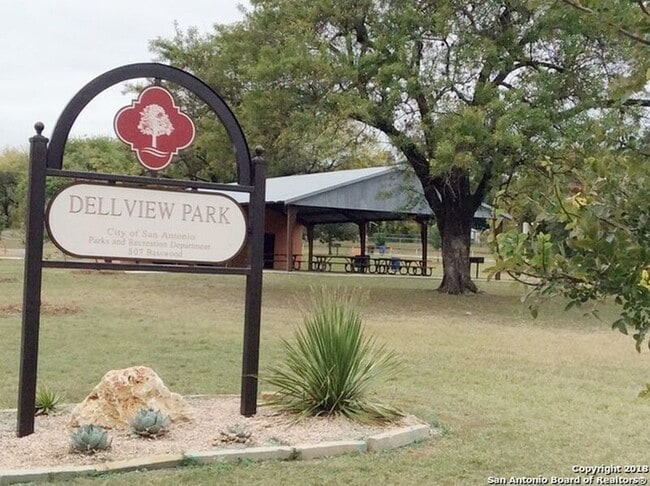 418 Saratoga Dr in San Antonio, TX - Building Photo - Building Photo