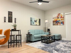 312 Bamboo Dr in Port Charlotte, FL - Foto de edificio - Building Photo