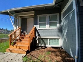 4724 7th Ave NE in Seattle, WA - Building Photo