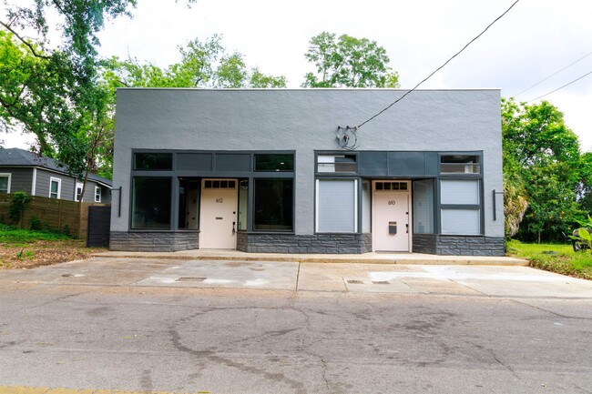property at 610 W 8th Ave