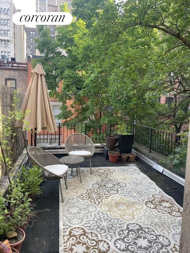 property at 25 W 70th St