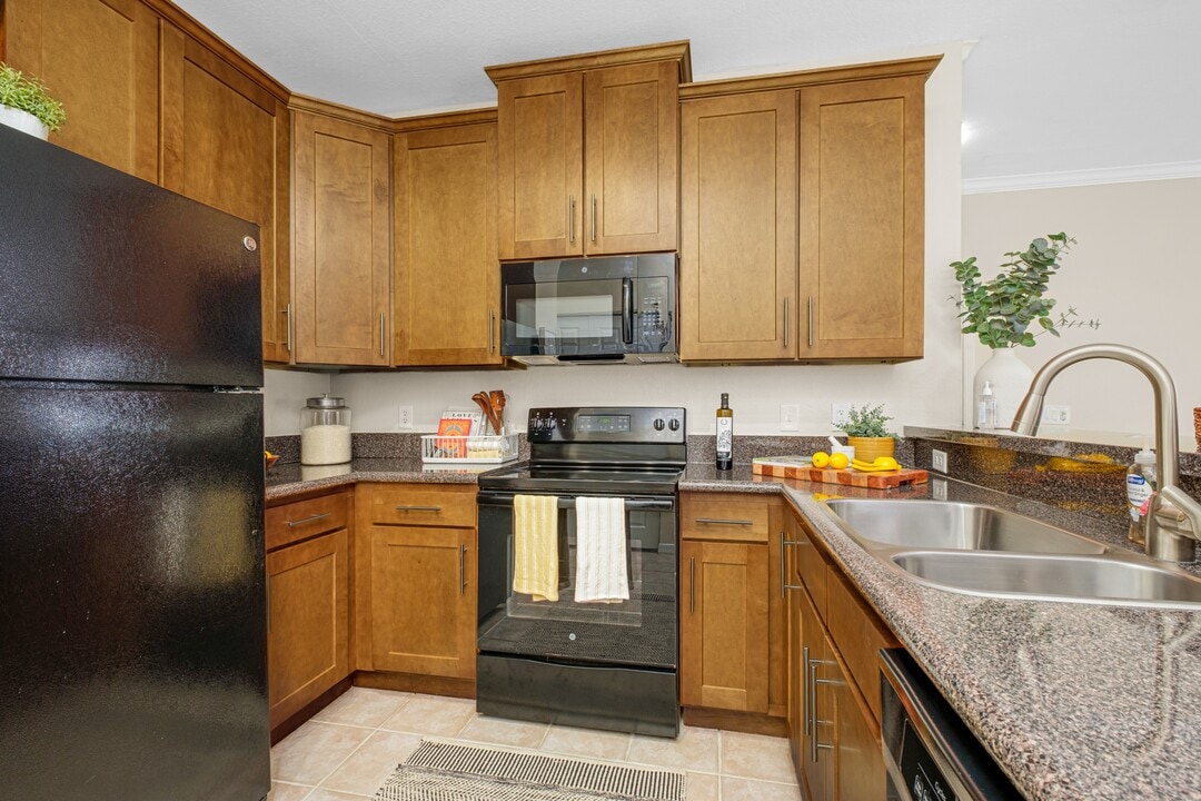 TGM University Park in Sarasota, FL - Building Photo