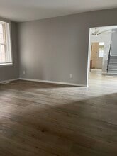 621 Redgate Ave, Unit A in Norfolk, VA - Foto de edificio - Building Photo