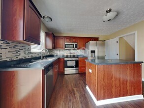 1745 Hunters Ridge Dr in Troy, OH - Building Photo - Building Photo