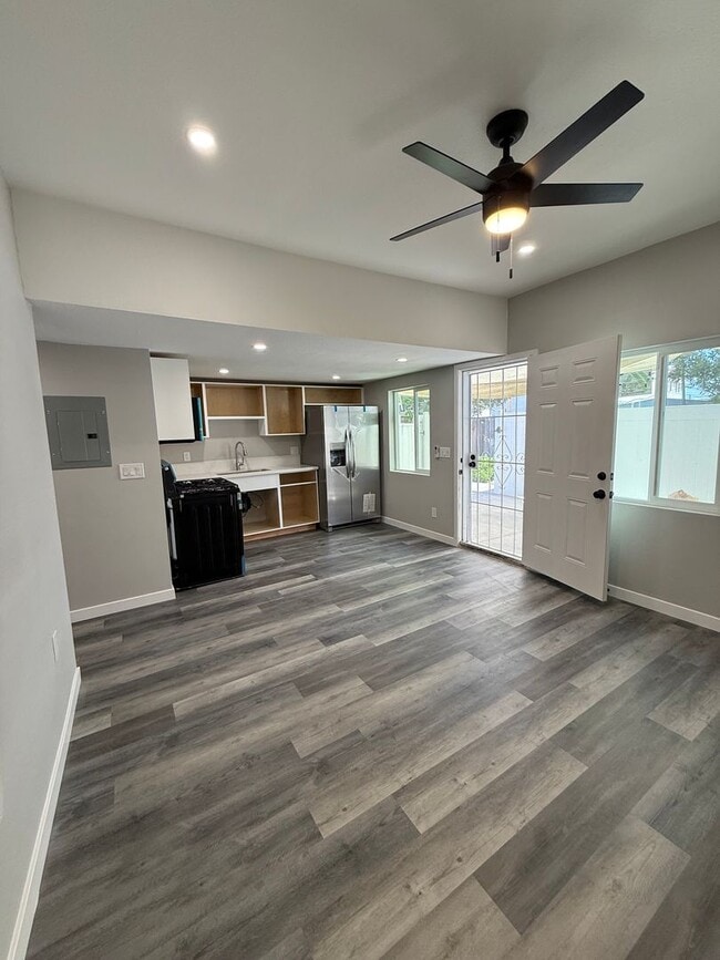 3128 Newton Ave in San Diego, CA - Building Photo - Building Photo