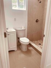 931 Opa-locka Blvd in Opa Locka, FL - Foto de edificio - Building Photo