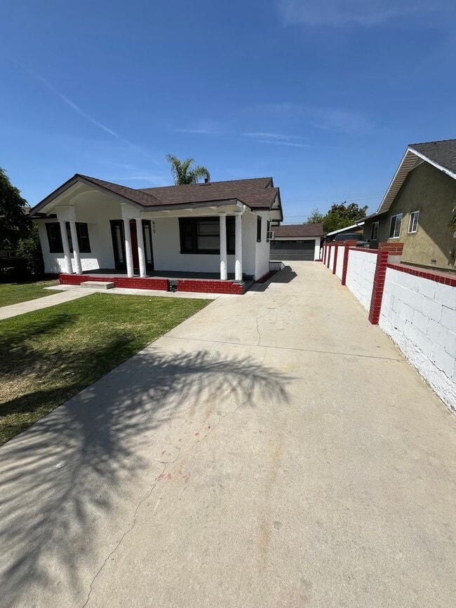615 N Orange Ave in Azusa, CA - Building Photo - Building Photo