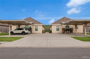 2011 Taft St in Weslaco, TX - Building Photo